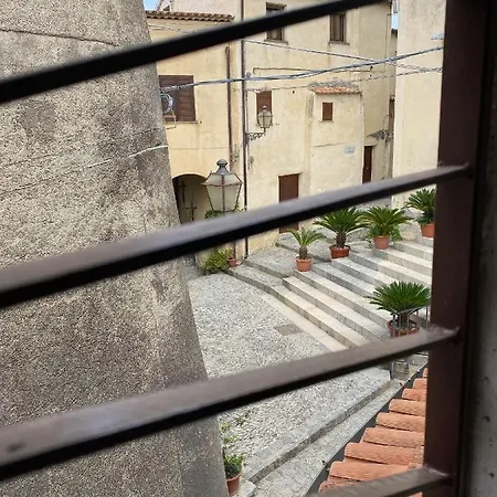 Entire House In Scalea's Historical Center Apartmán *